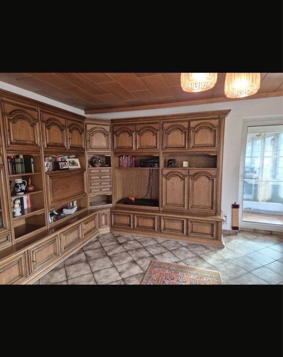 Mobilă de sufragerie clasică din lemn masiv, tip bibliotecă de colț,