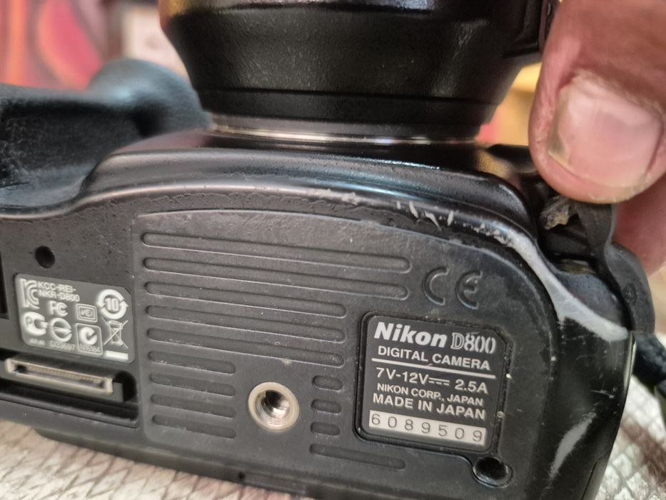 Продава Никон D800 и Никон D750 с обективи Nikkor 24-120  N 4
