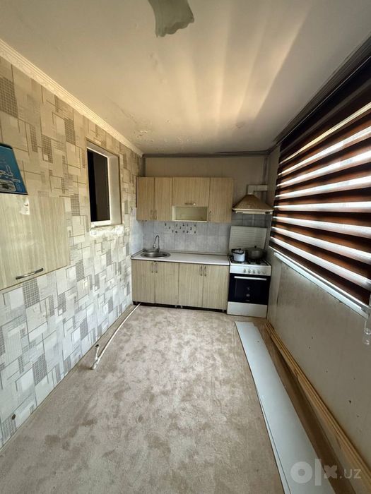 Чиланзар 15. Продажа. 1 комнатная 2 х 6 балкон. Срочно