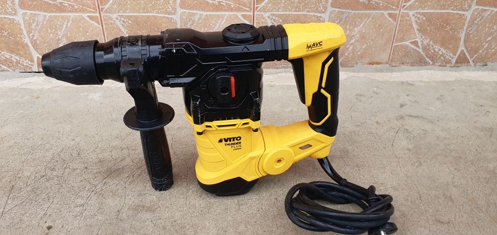 Roto percutor 1500 W.