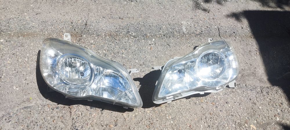 Продам фары Toyota