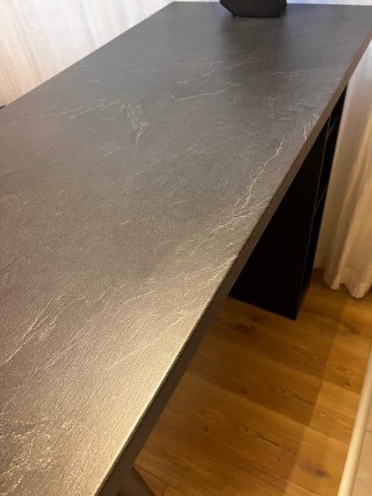 Луксозен бар в комплект със два стола