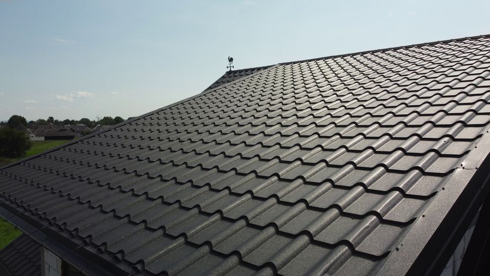 Executam acoperisuri complete si reparatii de urgenta