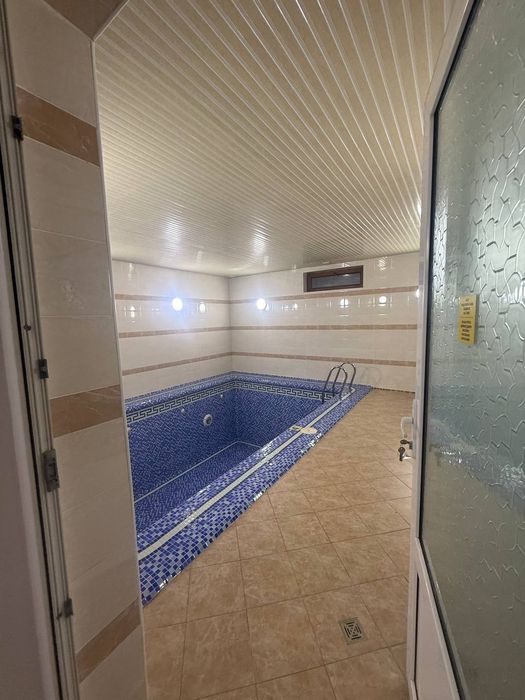 Метро Горького Бассейн