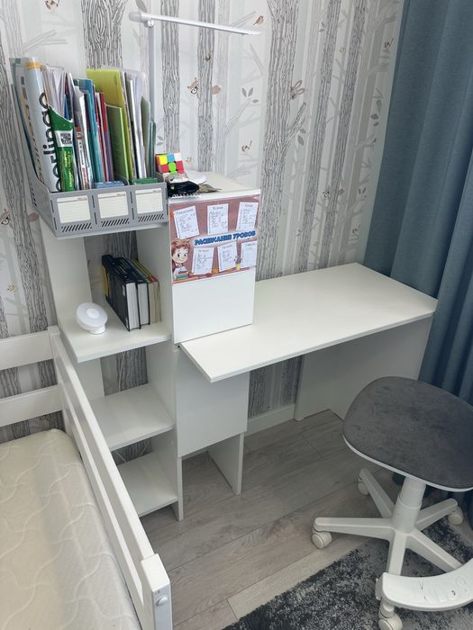 Продаю стол письменный