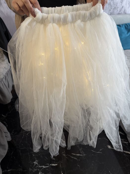 Fusta , pentru fetite intre 3 si 10 ani , purtata doar o singura data.