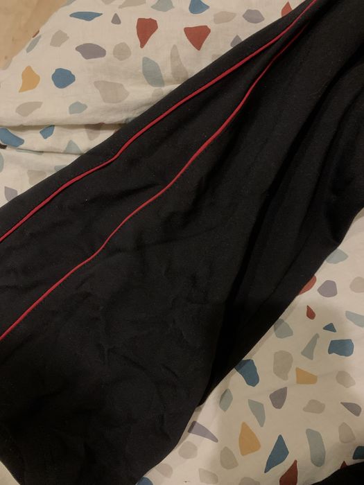 бордовый костюм shox