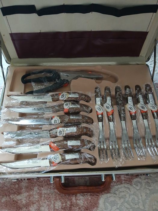 Set cutite si furculite Homeburg.