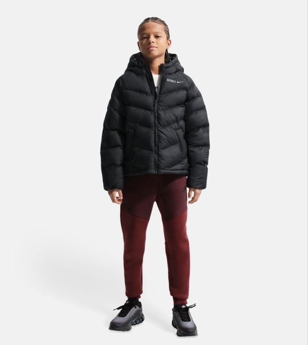 Nike Яке Оригинално от 8г. до 13г.