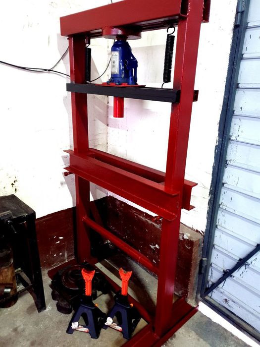 20 tonna pres pastafkasi bilan