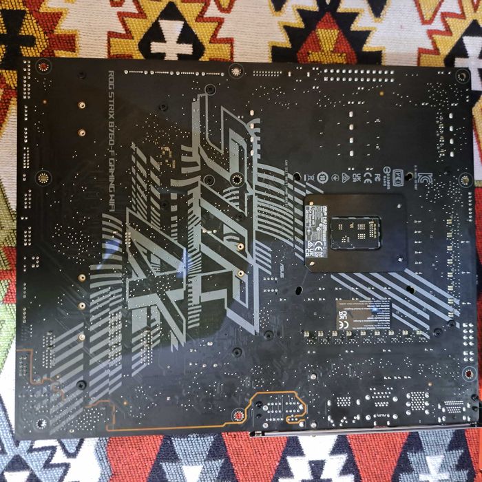 Placa de baza ASUS ROG STRIX B760-F GAMING WIFI defecta