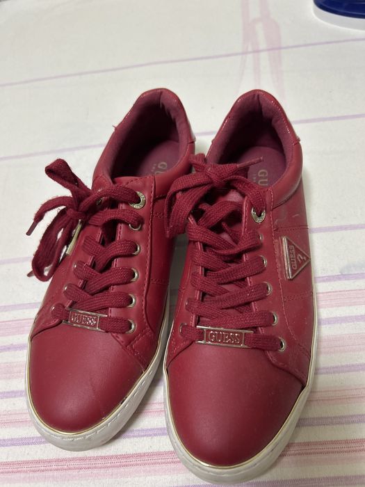 Papuci GUESS de firmă