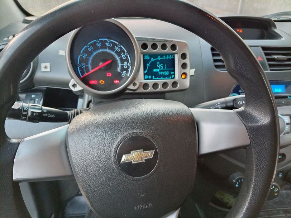 Avtomobil Spark sotiladi