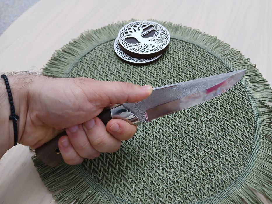 Set 2 cuțite: cuțit facut la comanda N690 cu mâner din nuc + cutit bushcraft de la Dacobi: Zimbrul 1.0