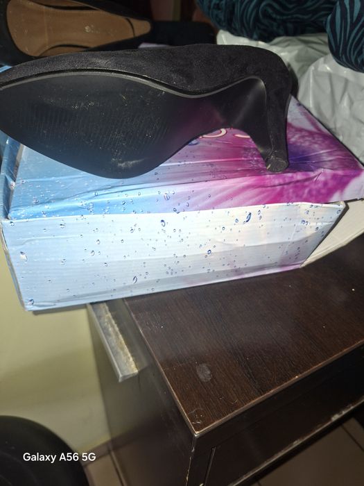 Pantofi de dama noi în cutie