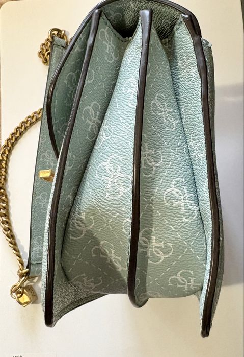 Оригинална чанта Guess