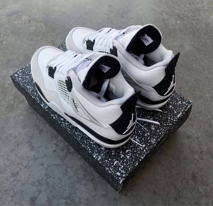 Air Jordan 4 Retro Military Black