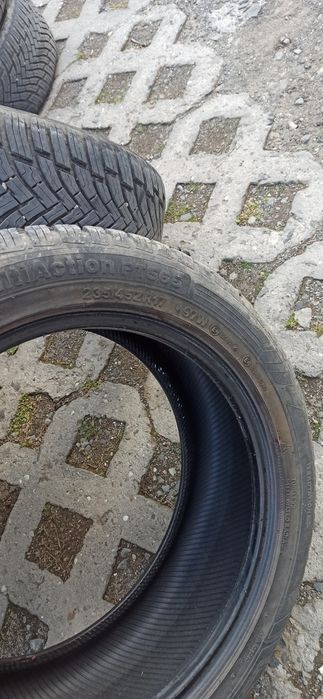 Гуми Petlas 235/45/17 цената е за бр.