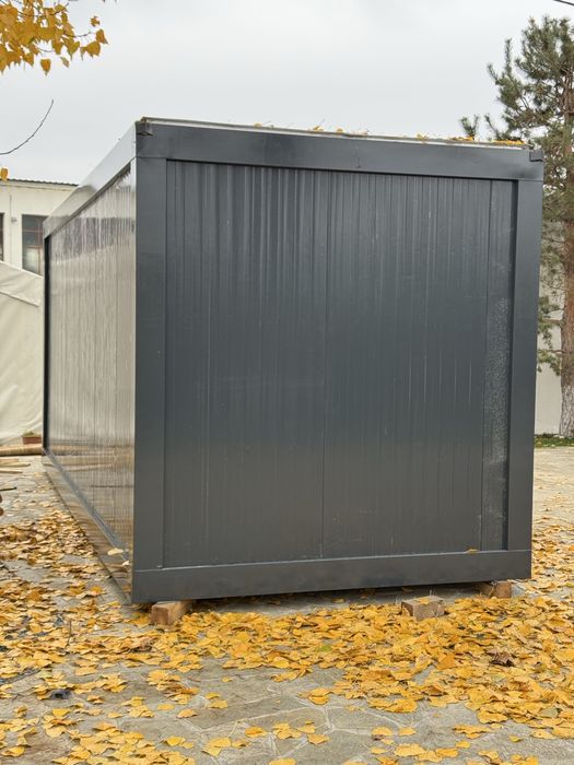 Vând containere modulare cu un grup sanitar și standard