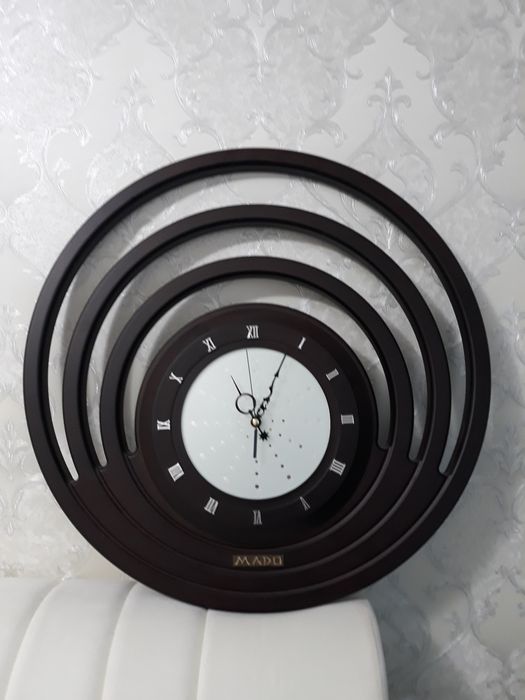 Настенные часы Mado