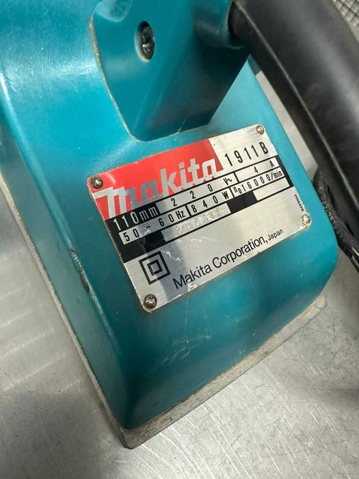 Электрорубанок Makita 1911B 110мм
