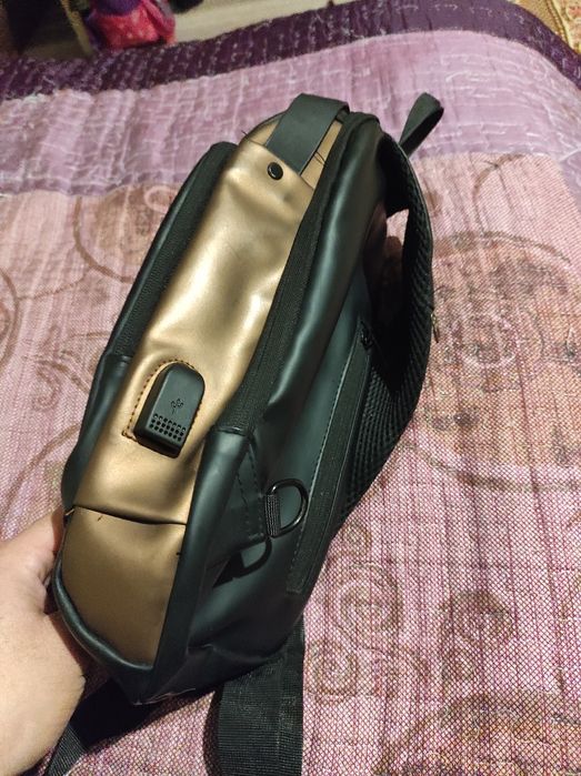 Сумка барсетка в продаже.