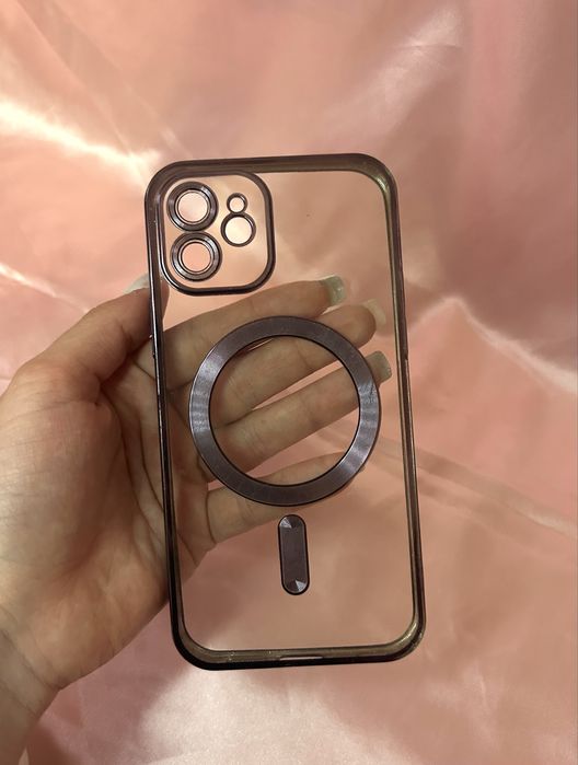 Запазени калъфи за iPhone 12