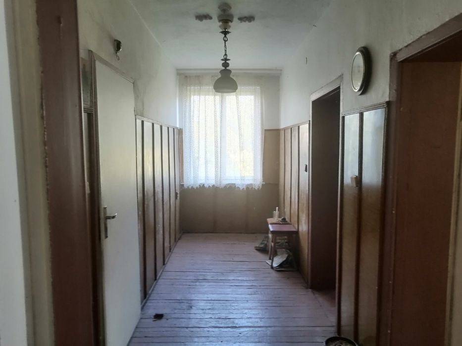 ЕКСКЛУЗИВНО! Етаж от къща в с. Берсин, Кюстендилска област
