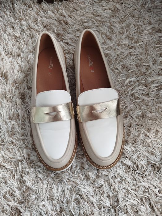 Дамски боти и апрески