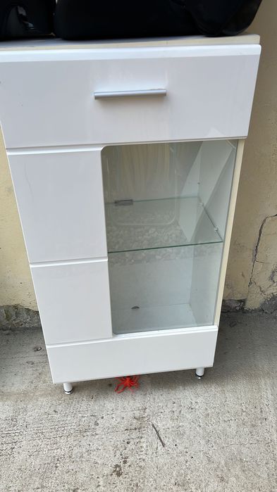 Dulapuri gratis din lemn