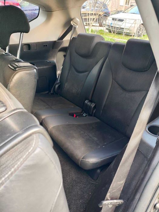 Такси под Аренда към Taxi Me,Toyota Prius+,7 Местен,Хибрид плюс Газ-68лв/35 евро на ден