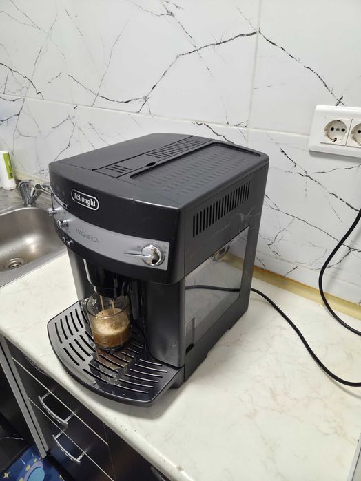 Espressor Automat DeLonghi Magnifica ESAM3000.B Aparat cu Cafea Boabe