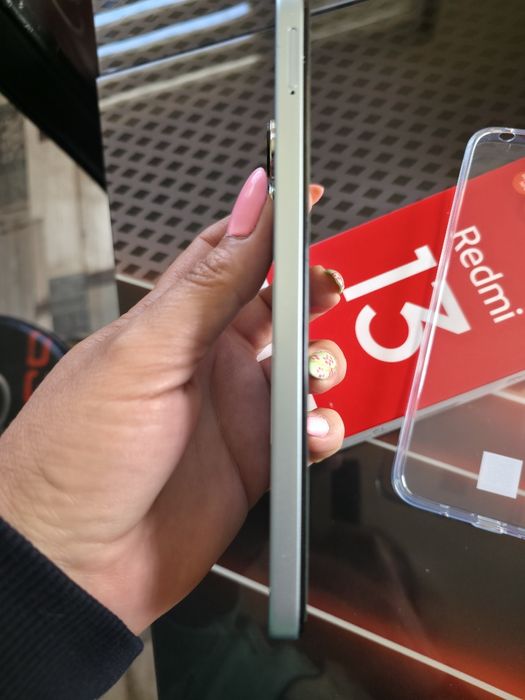 Xiomi Redmi 13 128 GB ROM,6GB RAM