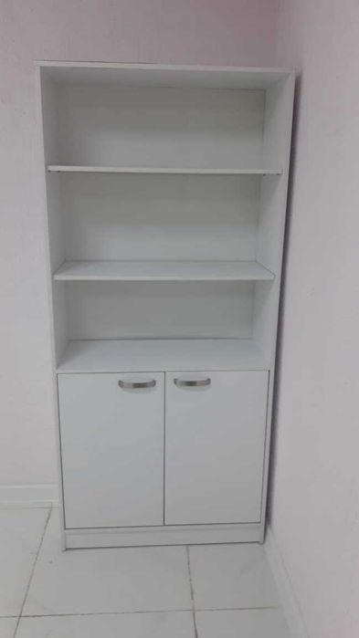 Продам!!! Шкафы, столы и стулья