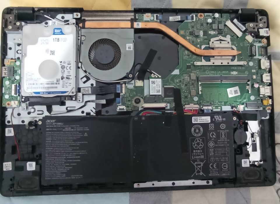 Acer Aspire 3 / Core i3 / 1TB — на запчасти или ремонт