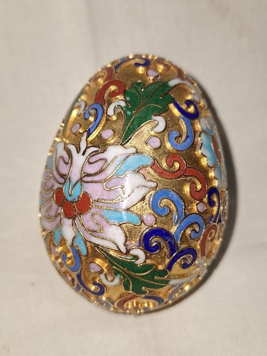 Старо яйце клоазоне с емайл и позлата