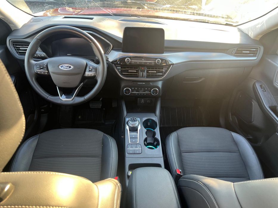 FORD Kuga 2023 — imagine 5