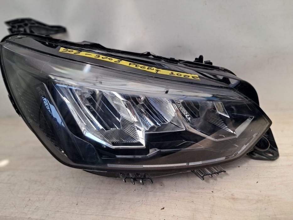 Фар Peugeot 208 Peugeot 2008 led 2022/2026г