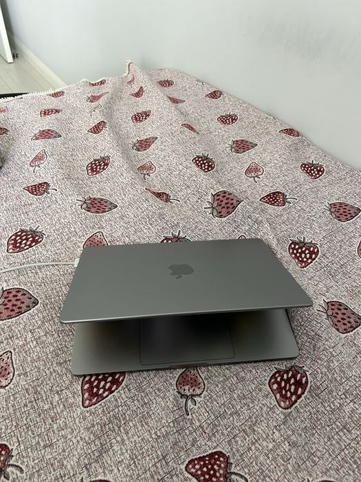 Продаю Macbook Pro M1 pro 16/512