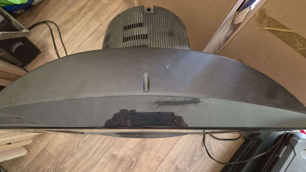 2 TV Samsung Model CW-21Z573N