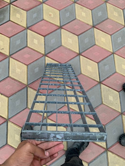 Trepte zincate galvanizate