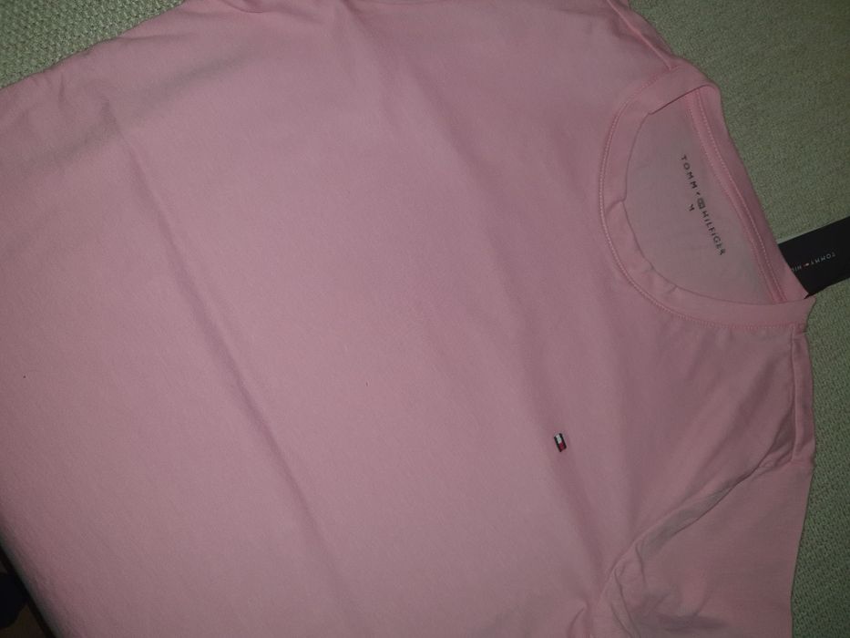 Vand tricou dama - Tommy Hilfiger ! Nou cu eticheta !