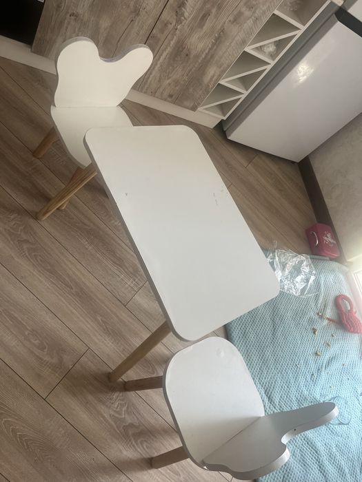 Детский стол в хорошем состояний