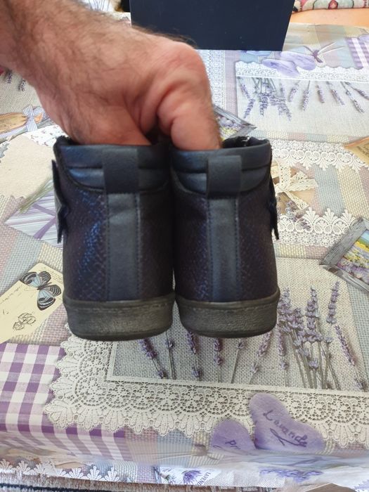 Дамски обувки номер 36 неразличими от нови