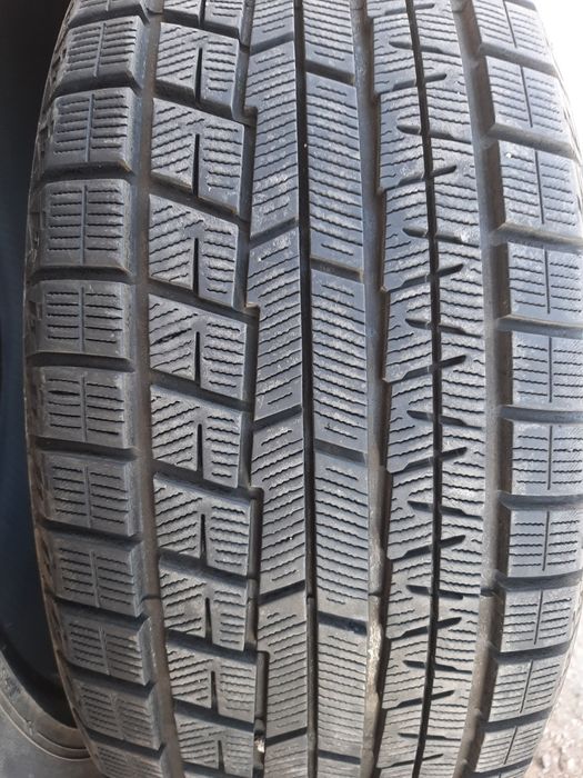 Продам шины 235/45/18 якогама