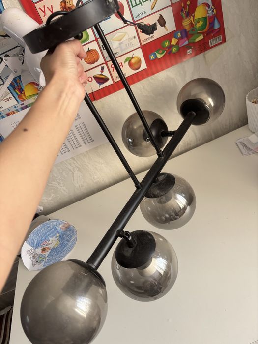 Люстра с лампочками