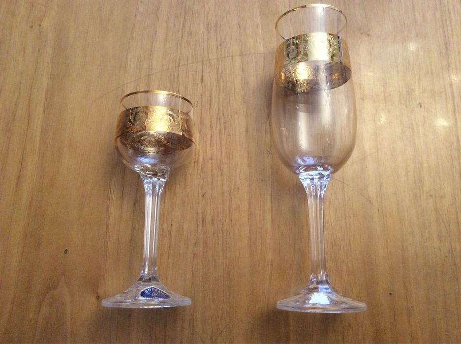 Фужеры, рюмки 3 набора, стопки 2 набора.