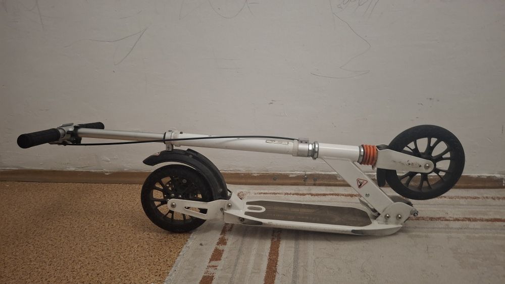 Продам самакат новый не катался надо помыть просто пыльный