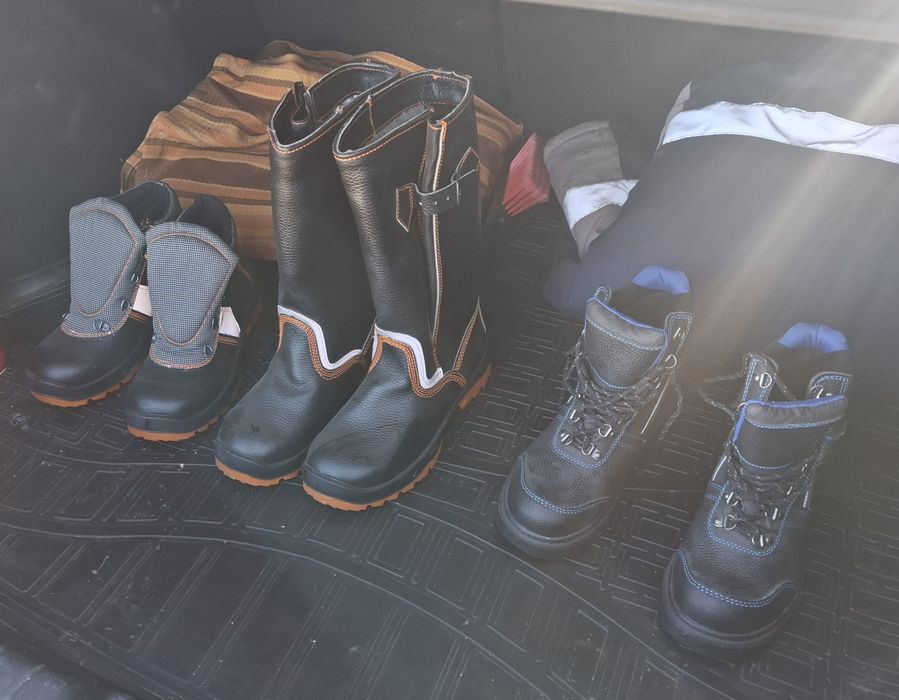 Рабочие сапоги и ботинки