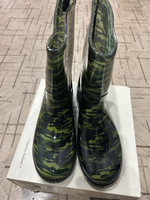 Продам детские сапоги